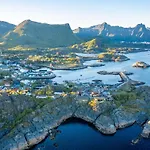Lofoten Oceanfront Panoramic * Kabelvåg