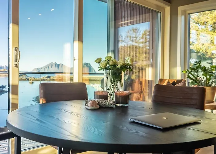 Lofoten Oceanfront Panoramic 公寓