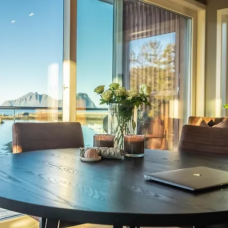 Lofoten Oceanfront Panoramic Lejlighed